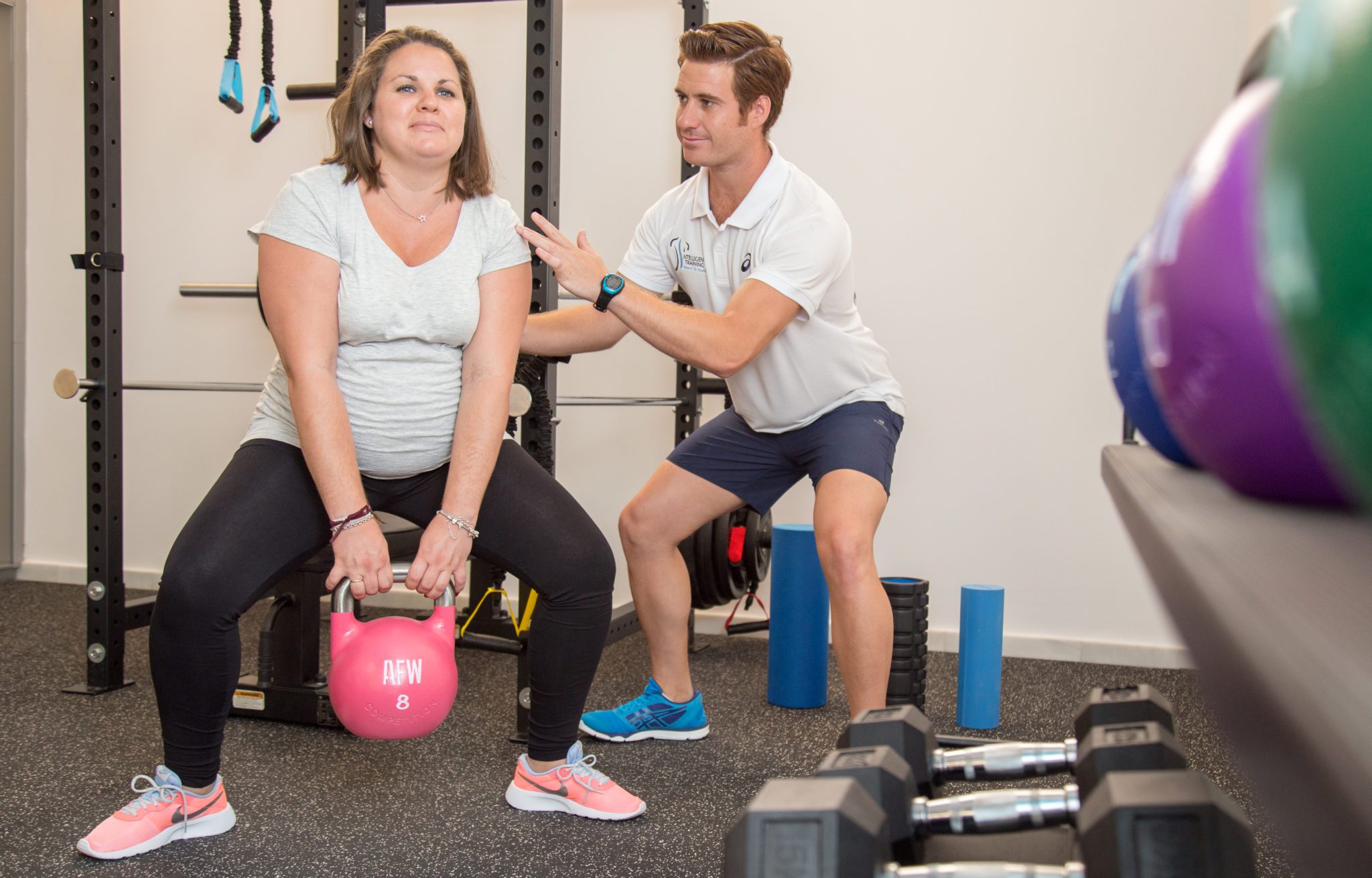 Ejercicio excéntrico supervisado por entrenador personal en Sevilla